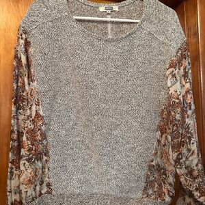 Gimmicks by BKE Knit Long Sleeve Blouse Size M